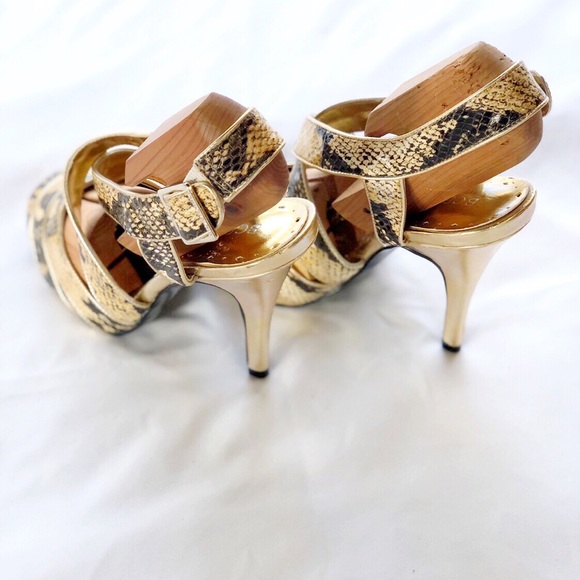 NWOT BCBG Phyton Snakeskin Heels - Picture 3 of 5